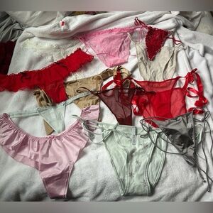 Skims Advent Calendar - 12 pairs of limited‎ edition holiday panties